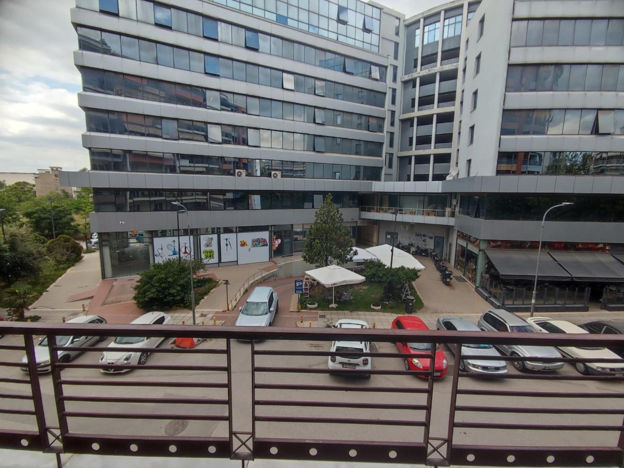 Cozy Apt! Friends & Family - Private Paid Parking سالونيك المظهر الخارجي الصورة