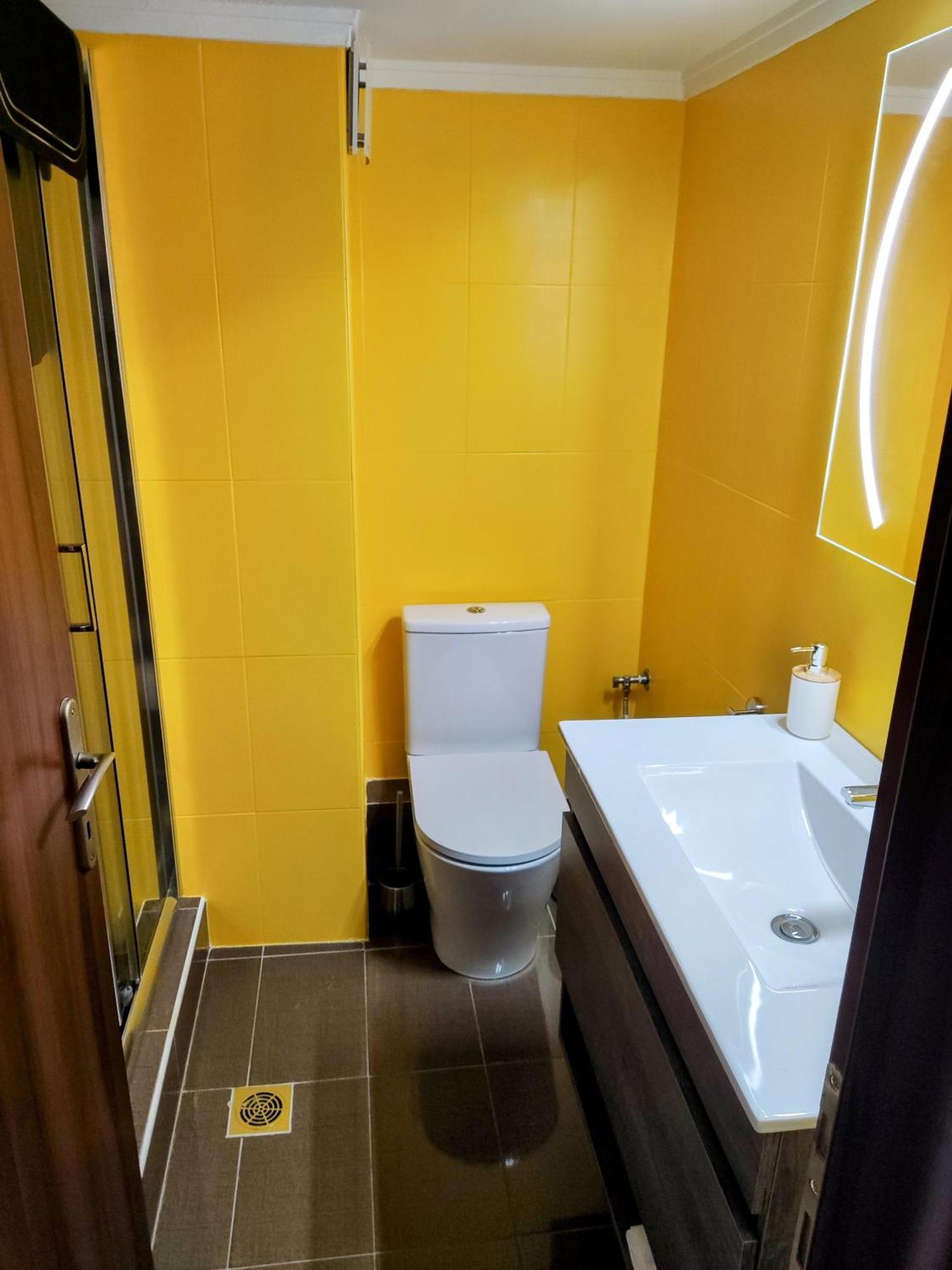 Cozy Apt! Friends & Family - Private Paid Parking سالونيك المظهر الخارجي الصورة
