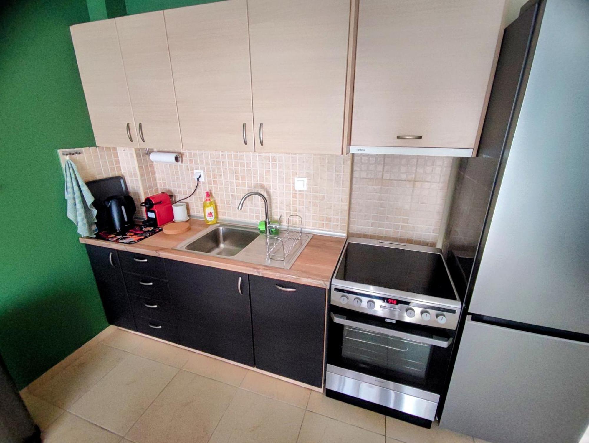 Cozy Apt! Friends & Family - Private Paid Parking سالونيك المظهر الخارجي الصورة