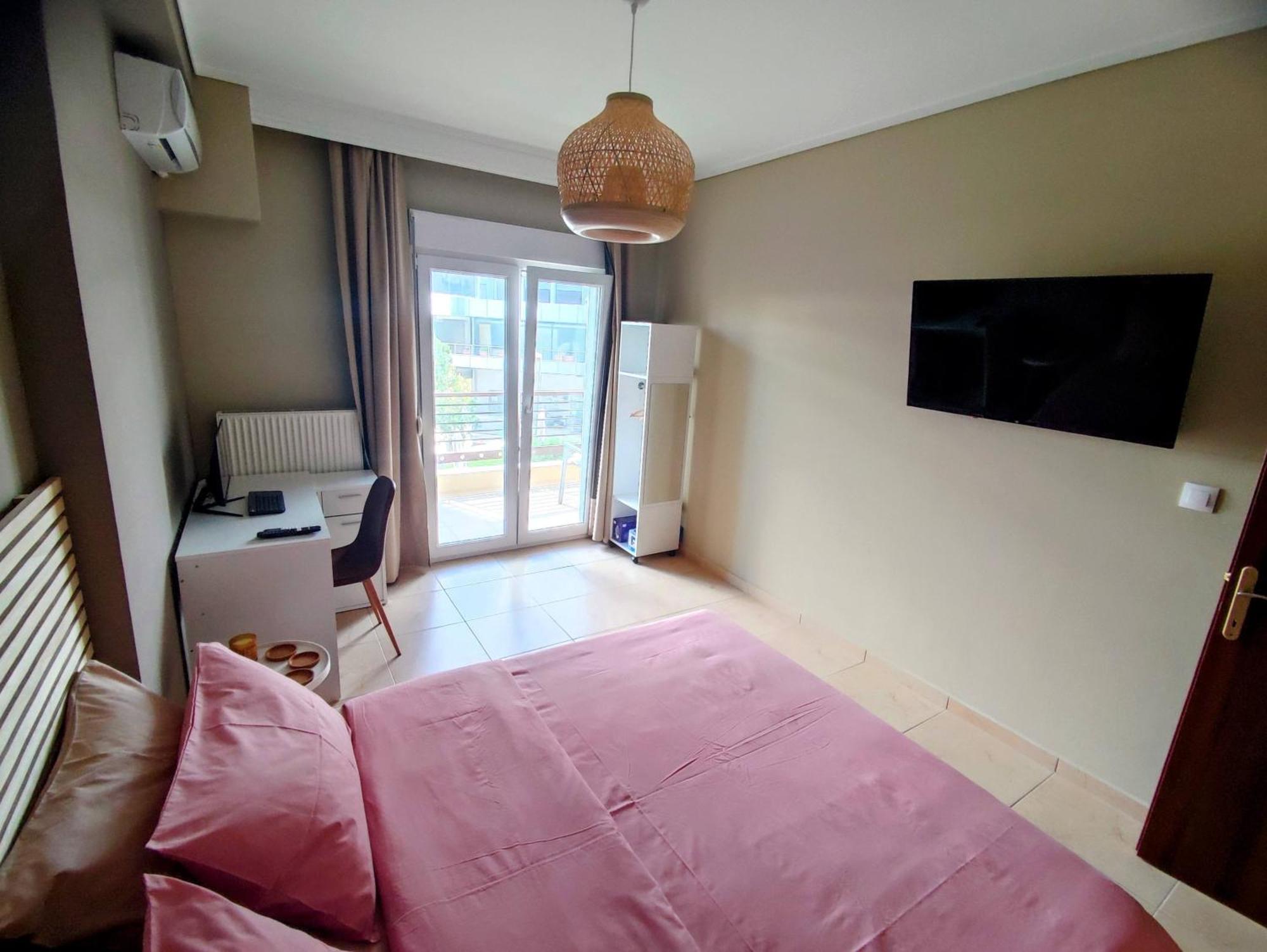 Cozy Apt! Friends & Family - Private Paid Parking سالونيك المظهر الخارجي الصورة