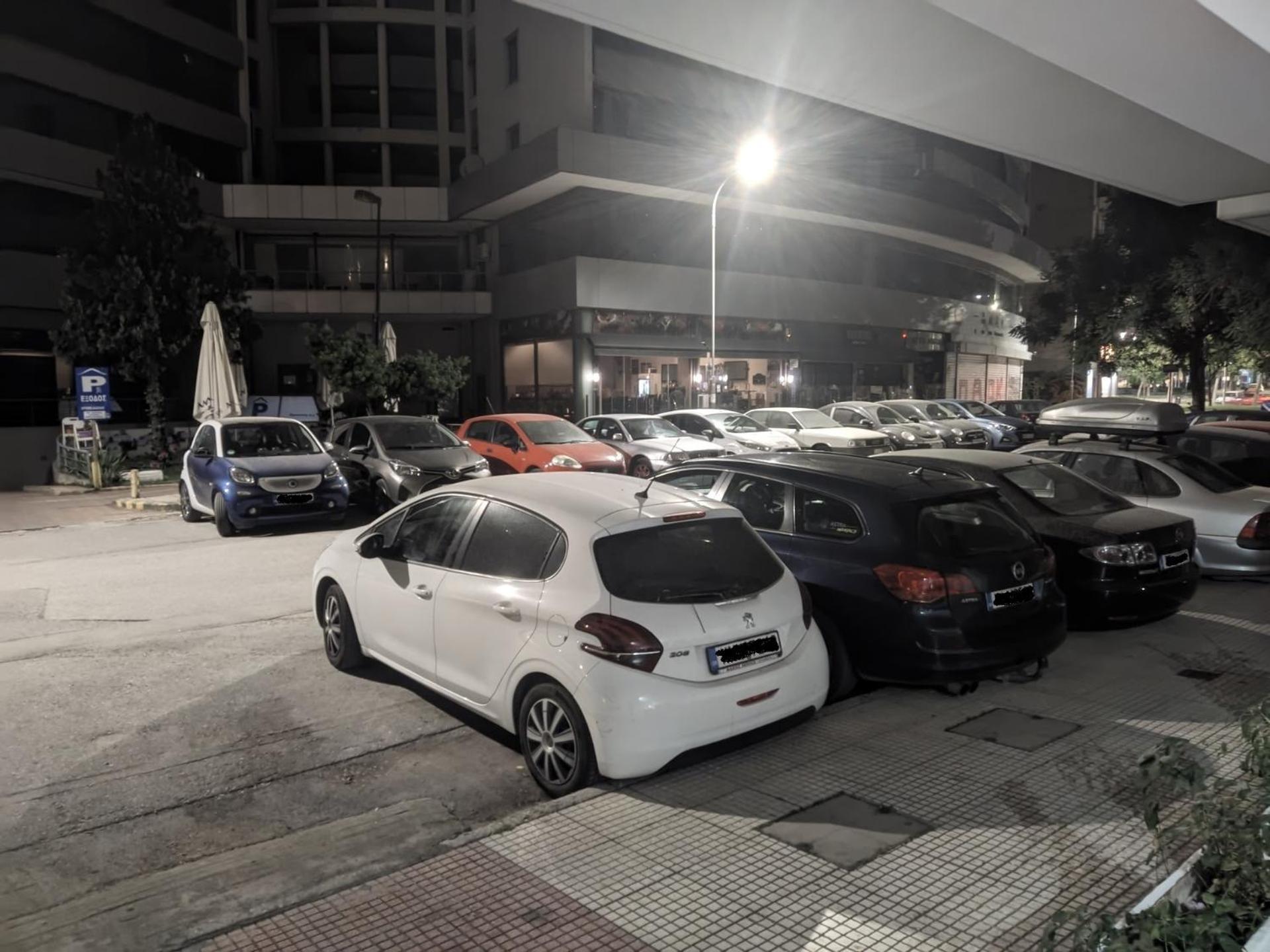 Cozy Apt! Friends & Family - Private Paid Parking سالونيك المظهر الخارجي الصورة