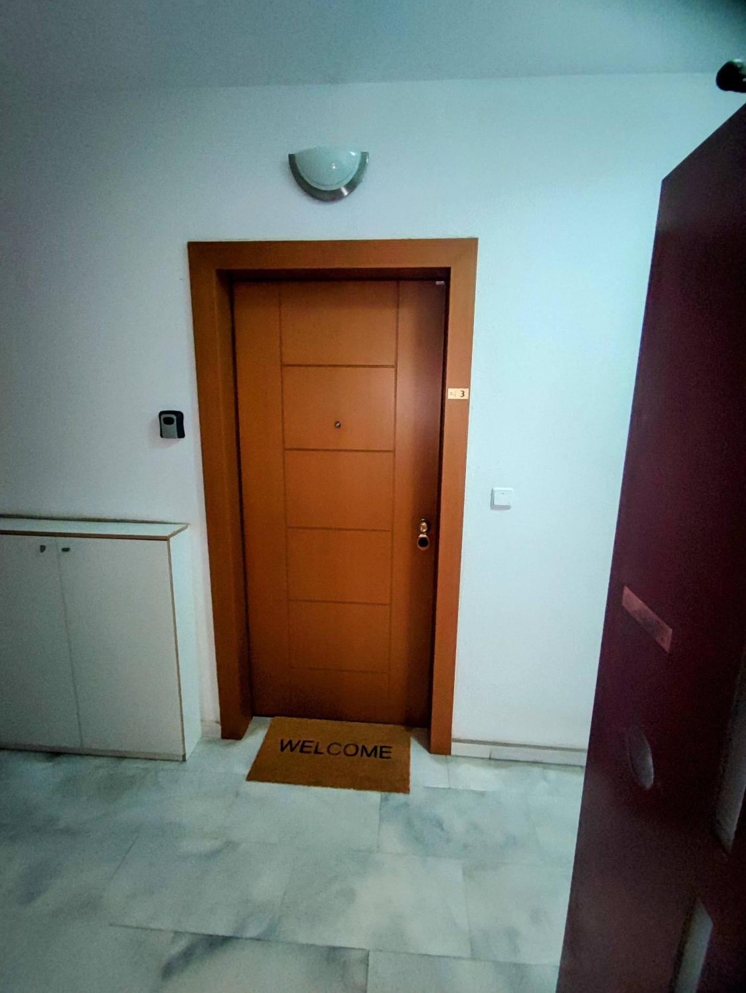 Cozy Apt! Friends & Family - Private Paid Parking سالونيك المظهر الخارجي الصورة